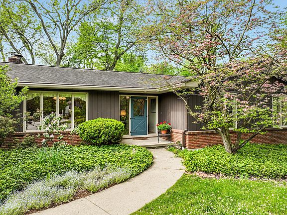 5th image of 3909 Waldenwood Dr