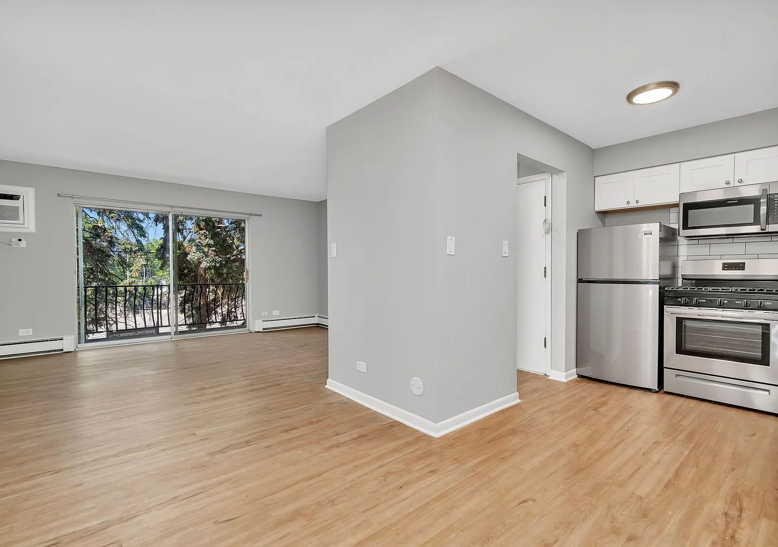 909-913 Plainfield Rd Apartments — Photo 4