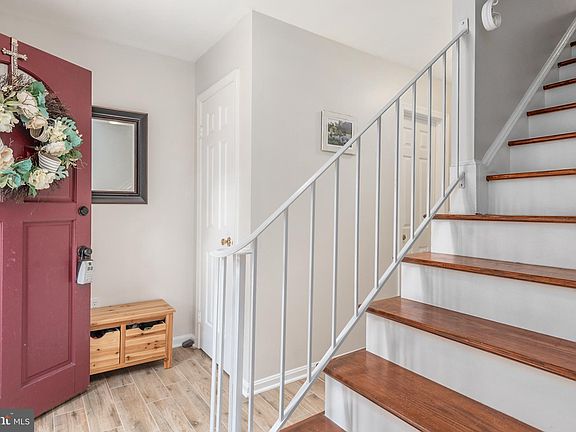 3rd image of 7806 Hyson Park Ct