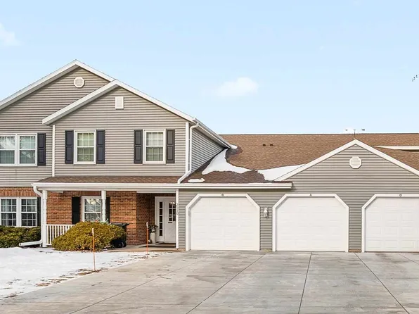 2510 Village Ln, Oshkosh, WI 54904