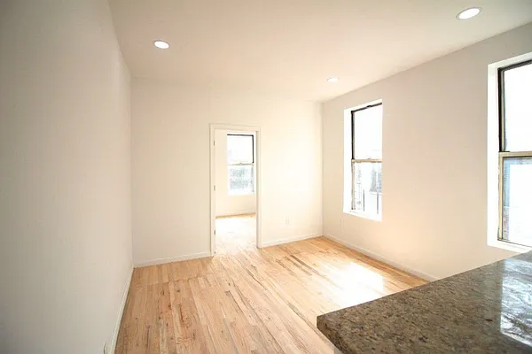 Rented by Ledvech Group | media 7