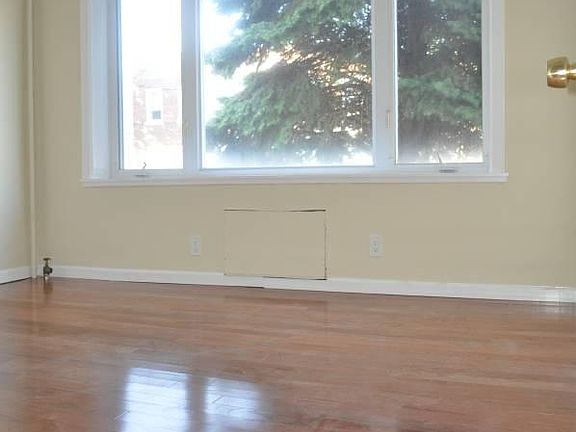 4th image of 1662 E 32nd St APT 1
