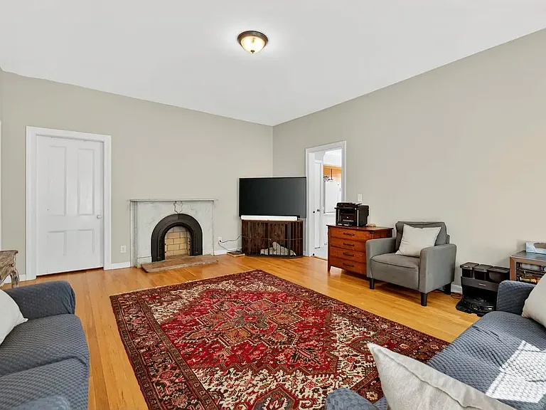 319 Main St #1 — Photo 6