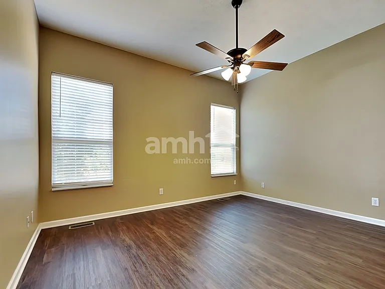 4317 Aylesbury Dr — Photo 13