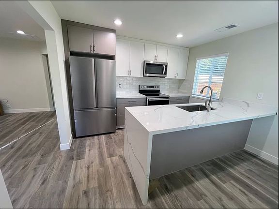 2nd image of 694 San Luisito Way #6681E0678