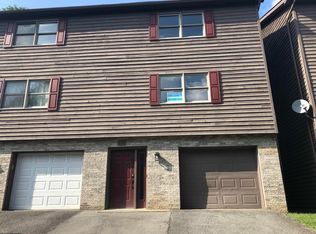214 Stonegate Cir, Morgantown, WV 26505