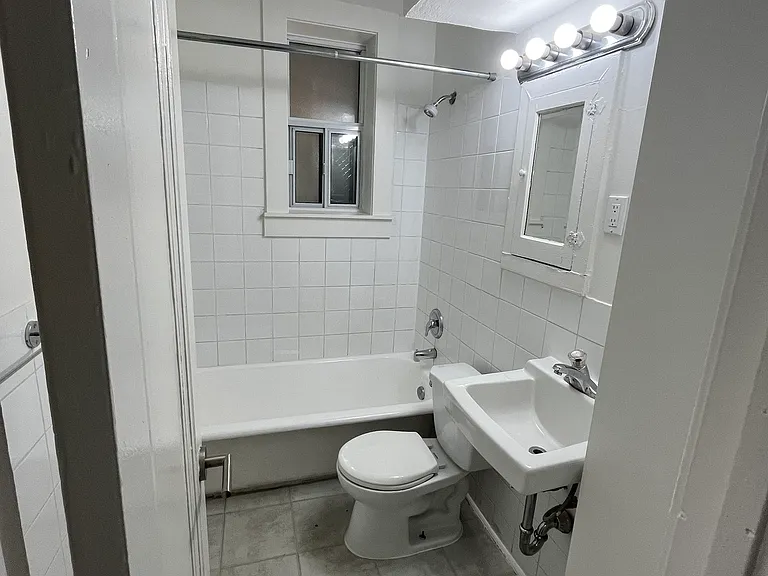 26 Balmoral Ave — Photo 28