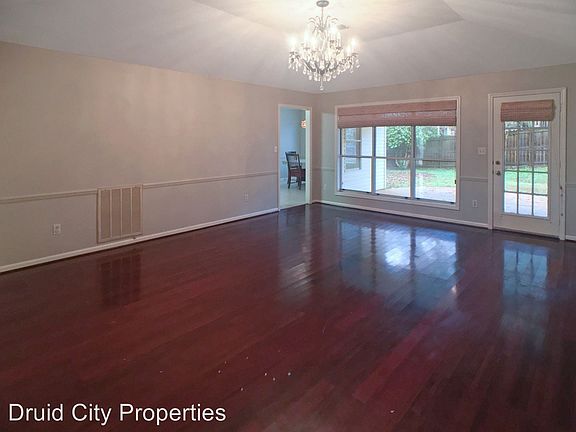 5th image of 710 Richmond Pl