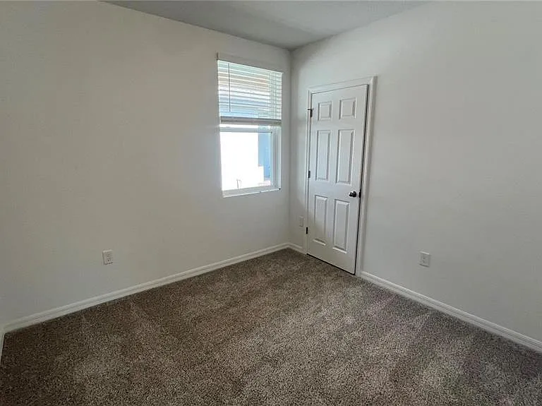 3185 Viceroy Ct — Photo 27