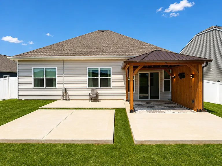 676 Hollyrose Cir — Photo 15