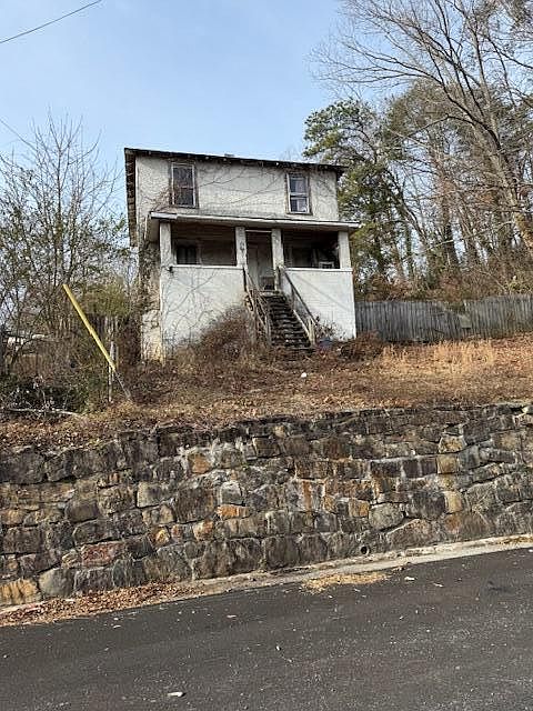 2nd image of 829 Brussels Ave