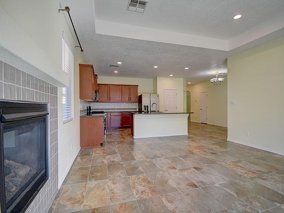 5th image of 4381 Golden Eagle Loop NE