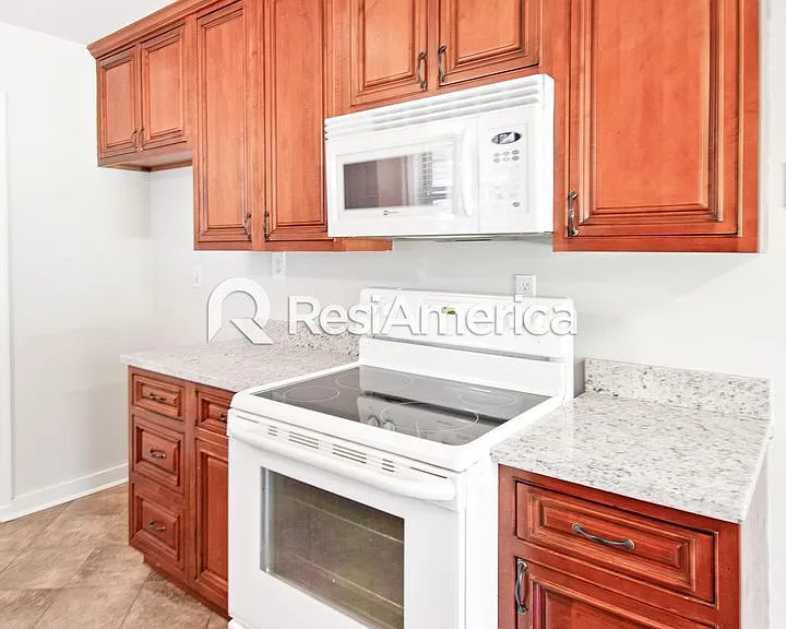 3922 N Heatherhill Dr — Photo 6