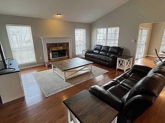 4th image of 16348 Cherry Orchard Dr