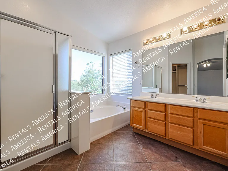 33251 N Symer Dr — Photo 24