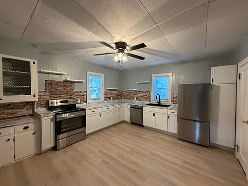 422 B St Photo 1