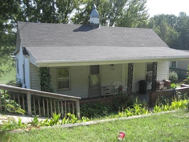 2nd image of 720 E Court St