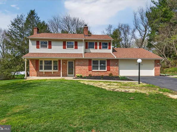 2348 Henbird Ln, Lancaster, PA 17601