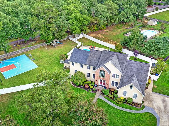 3rd image of 1729 Cobblestone Ct