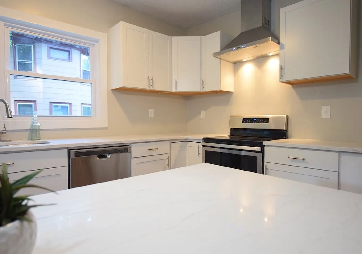 1002 N Aurora Street — Photo 2