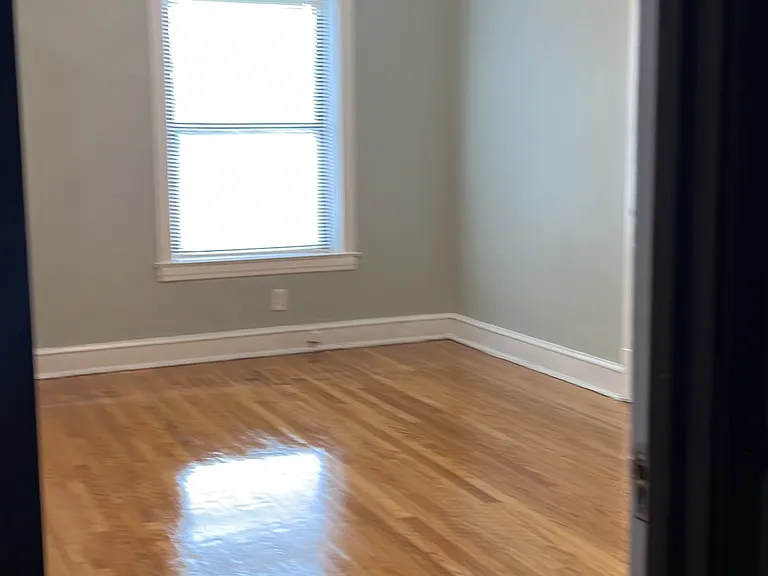 108 N Mayfield Ave — Photo 2