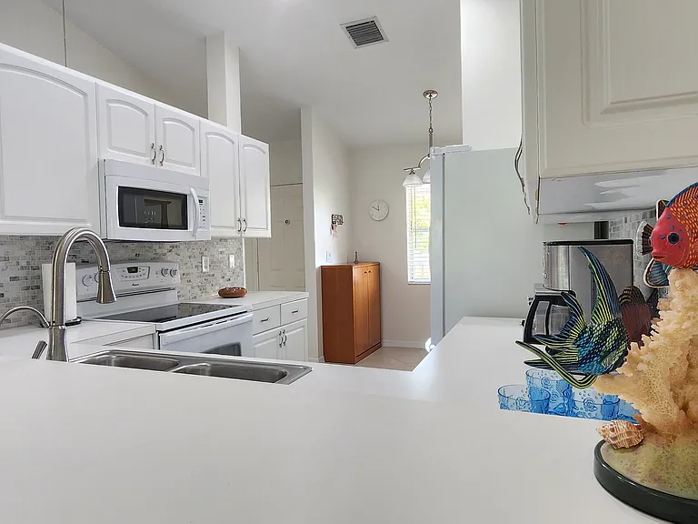 186 Pebble Shores Dr #204 — Photo 16