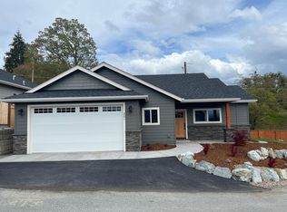 301 SW Kennedy Way, Grants Pass, OR 97526