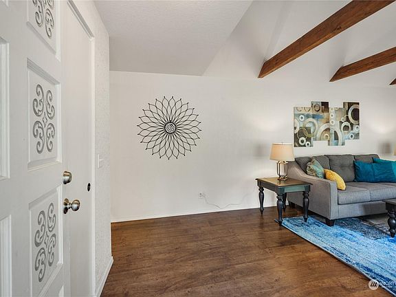 2nd image of 4221 Glen Terra Dr SE
