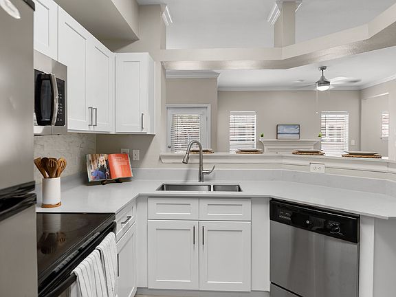 3rd image of 17671 Addison Rd APT 2104