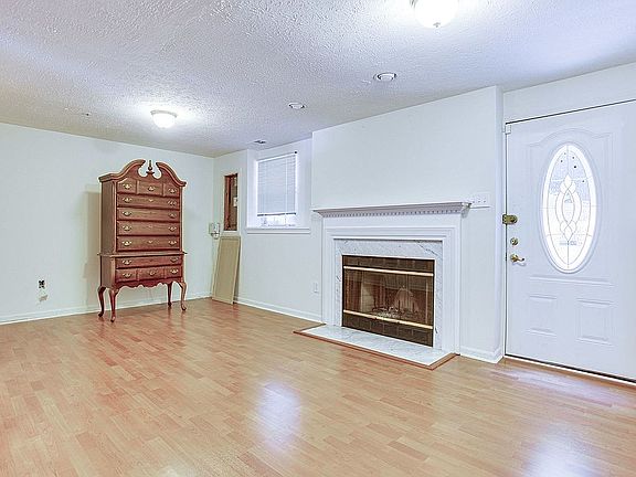 4th image of 18955 Quiet Oak Ln