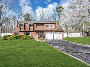7 Hastings Drive, Ridge, NY 11961