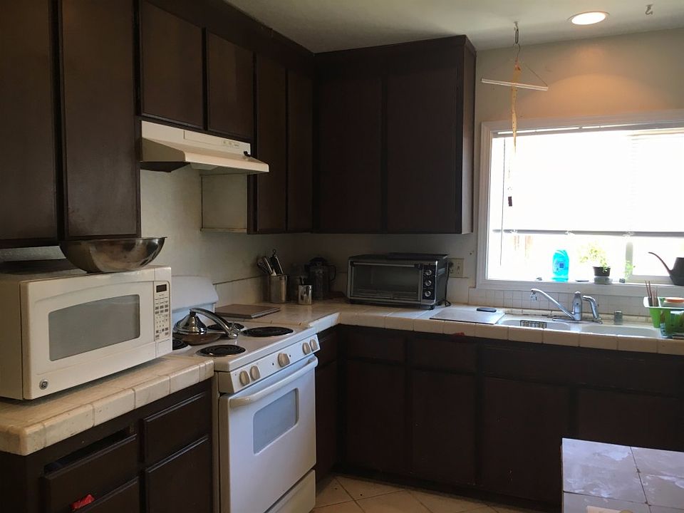 2nd image of 6855 Olive Tree Way