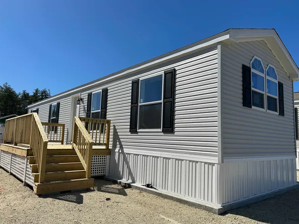 4 Bears Way, Somersworth, NH 03878