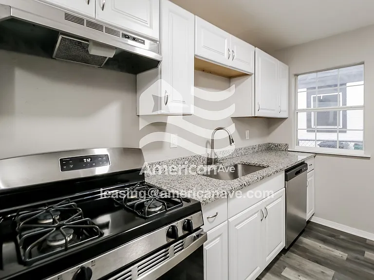 1581119_007_wm_-_kitchen_13348812.jpg