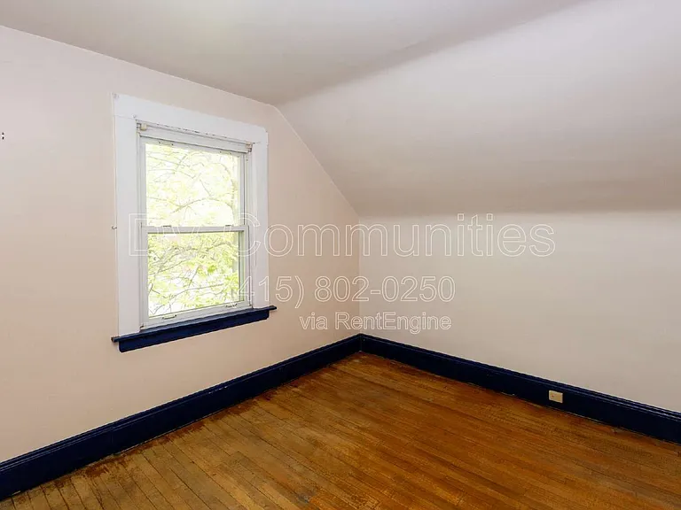 1584 Maple Rd — Photo 15