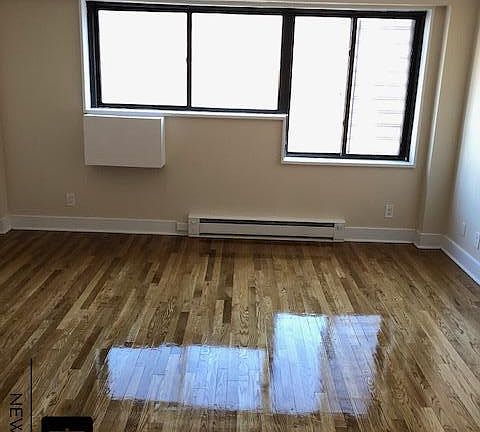 5th image of 1900 Lexington Ave APT 4K