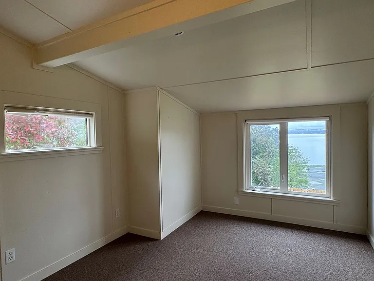 8709 NE Seaview Ave — Photo 24