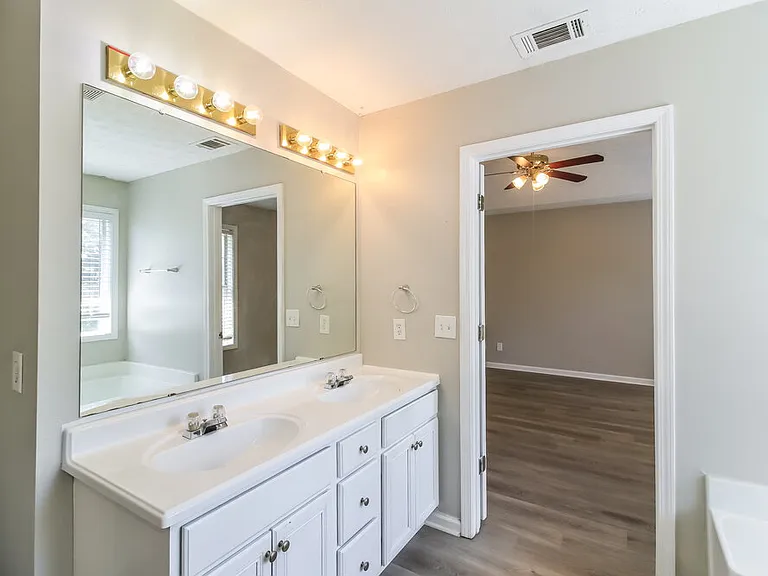 2141 Silva Ct — Photo 10