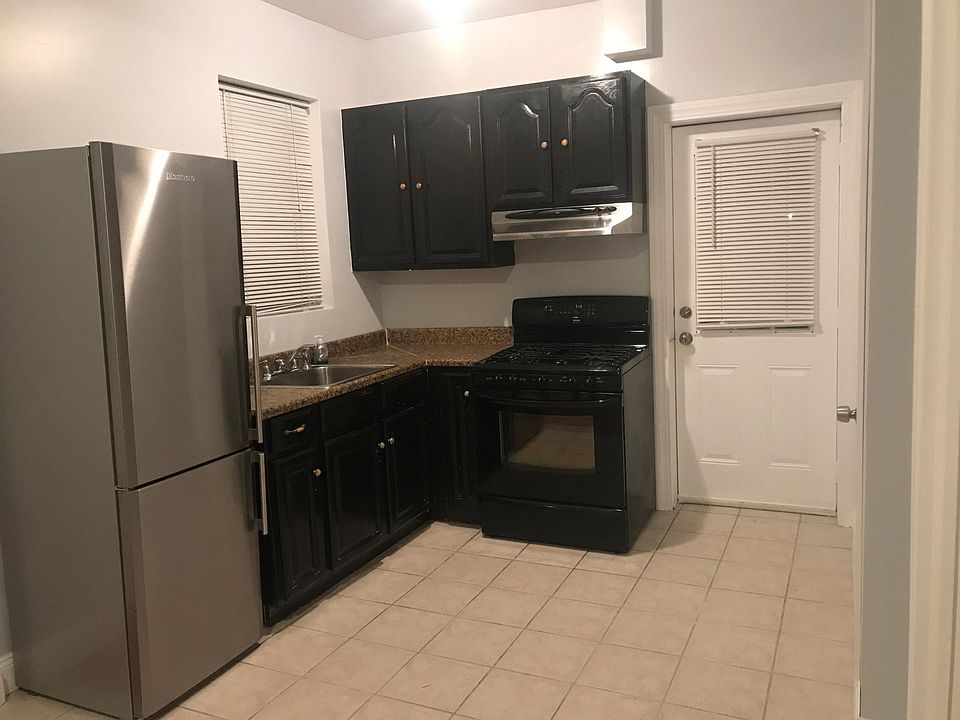 1st image of 525 Edison Ave #1
