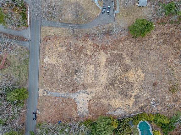 3rd image of 85 Heritage Ln