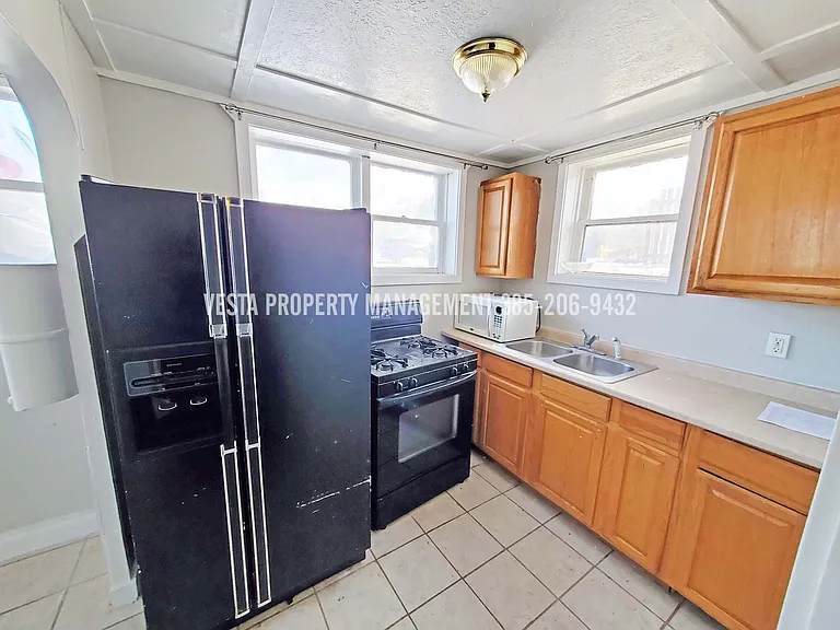 619 20th St #2 — Photo 7