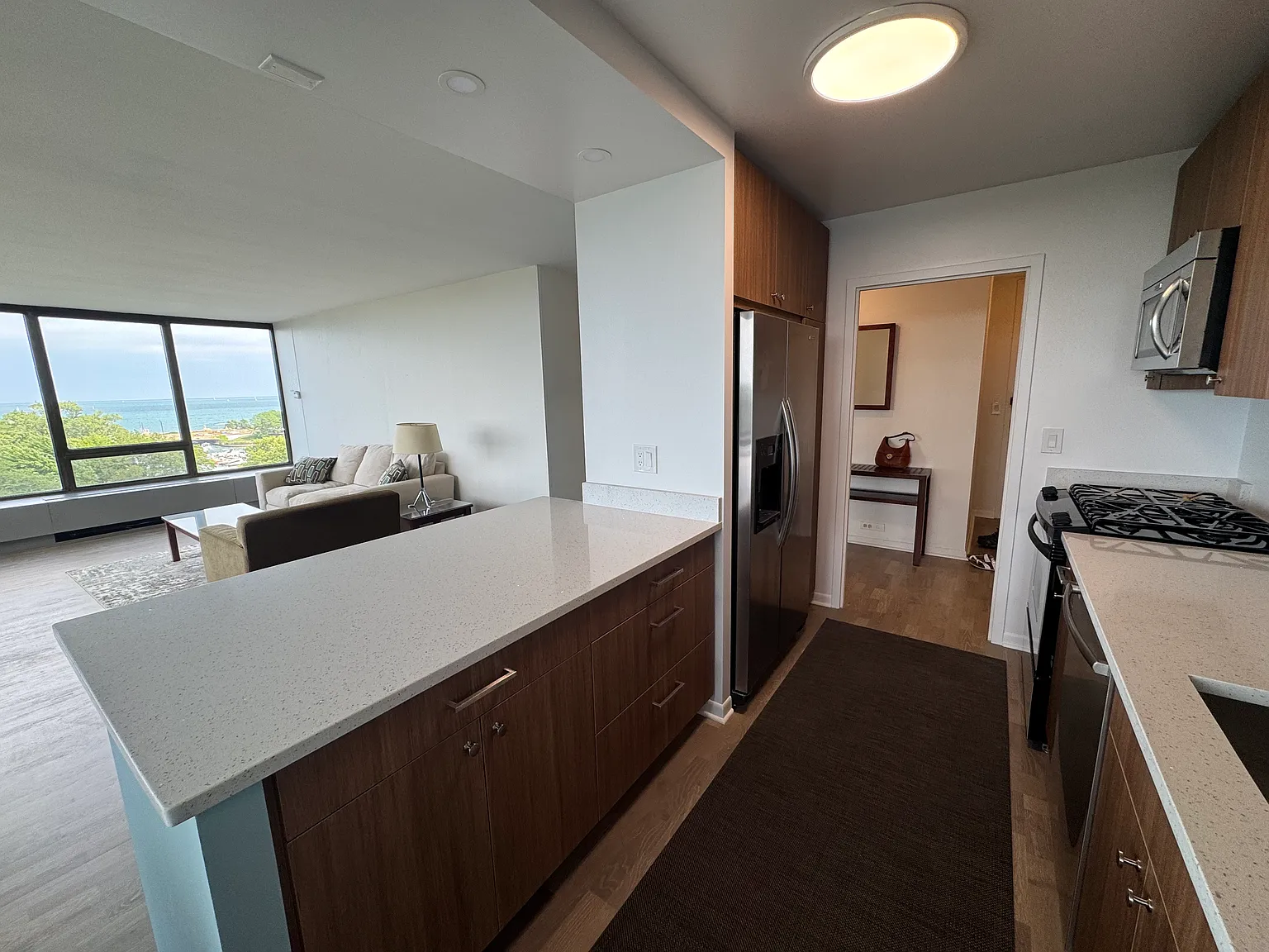 2 bed, 1400 sqft, $4,500 — Photo 2