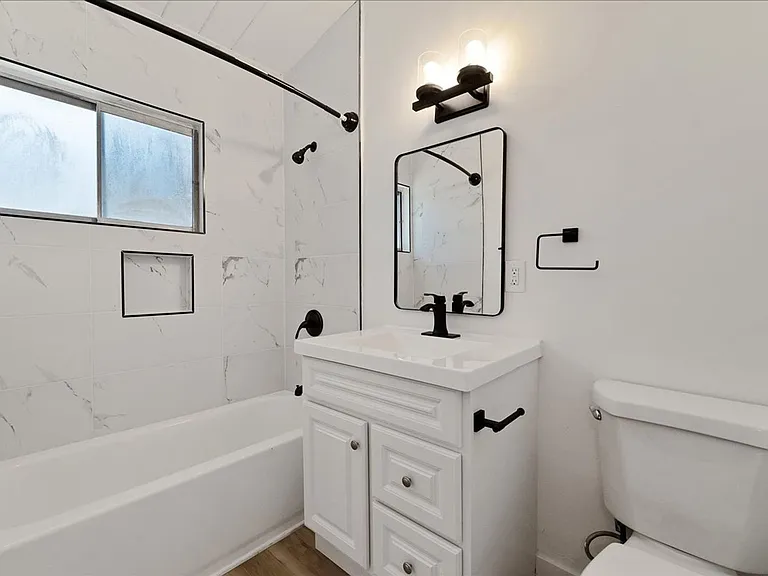 12238 Grevillea Ave #B — Photo 7