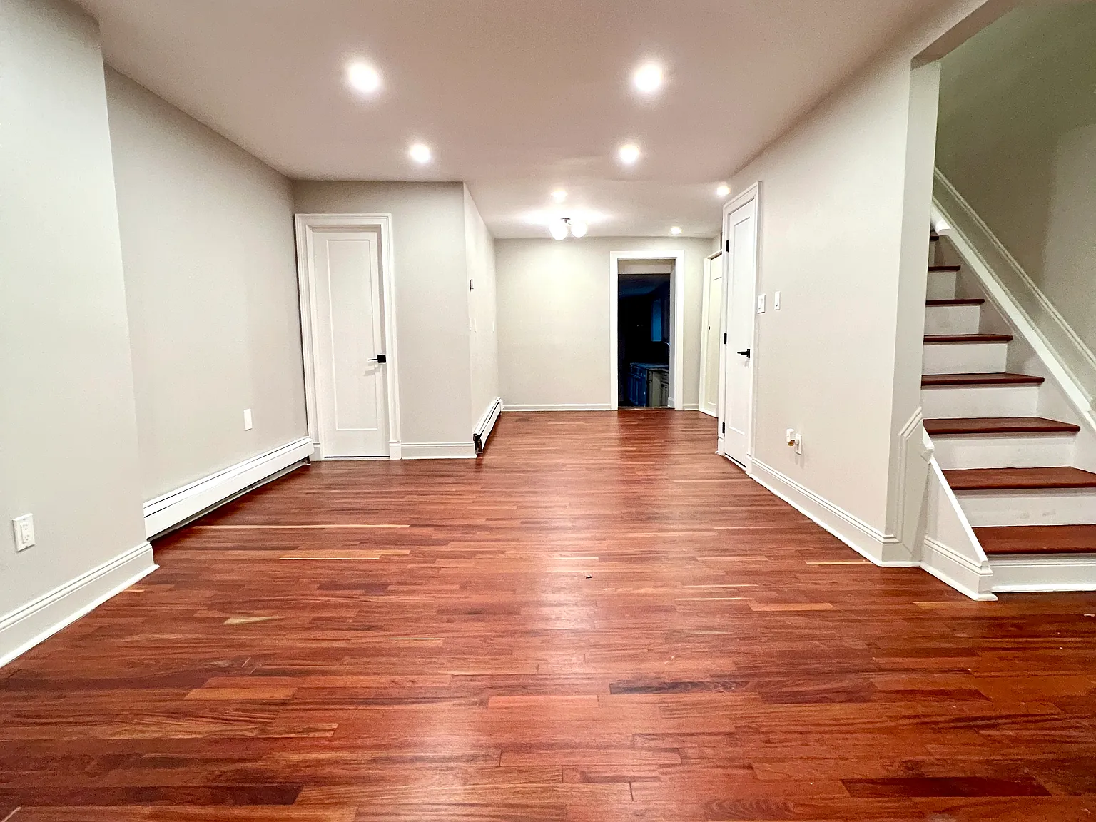 3 bed, 1850 sqft, $4,050 — Photo 2