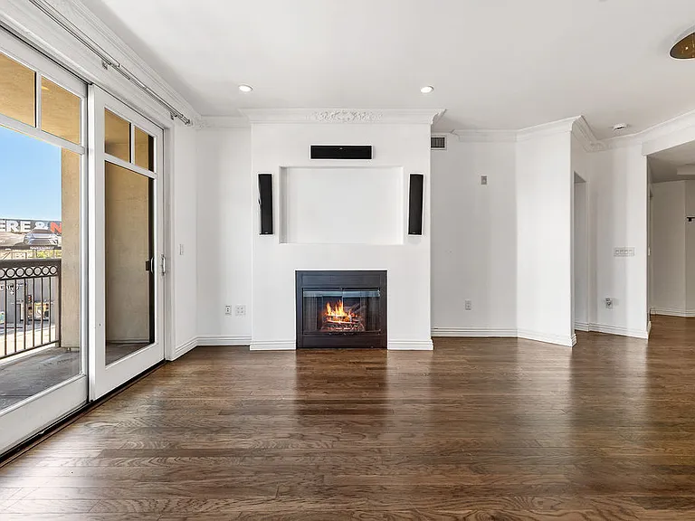 358 Caruso Ave — Photo 4