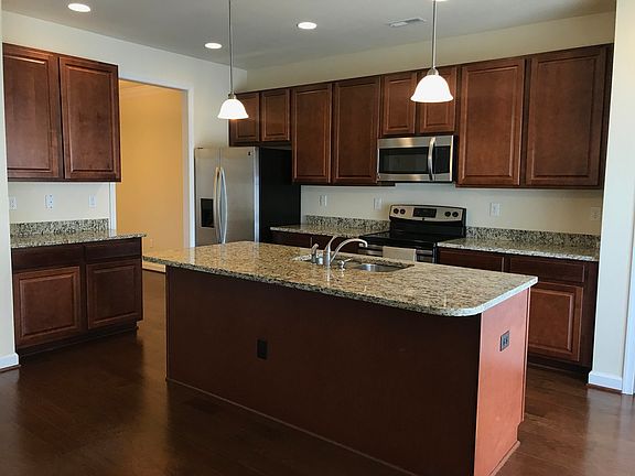 4th image of 5540 Parish Turn Pl