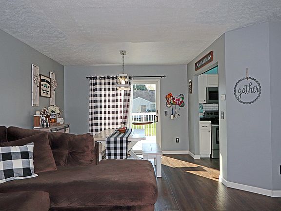 4th image of 1295 Sassafras Ln