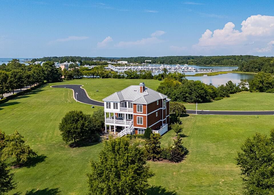 1st image of 5 Waters Edge Dr