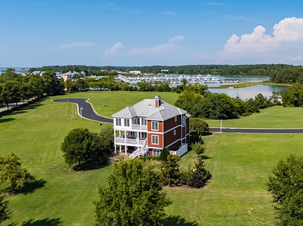 5 Waters Edge Dr, Cape Charles, VA 23310