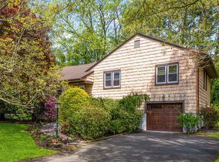 5 Carlton Ln, Rye Brook, NY 10573